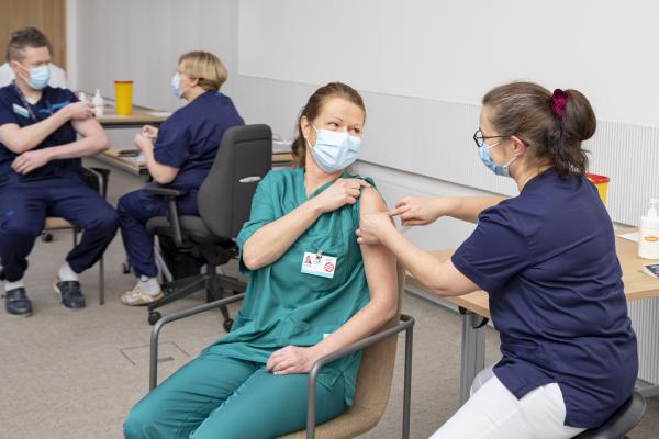 Coronavirus - Premières vaccinations, Finlande