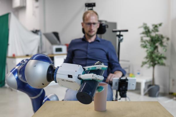 Humanoid robotics and AI research and development - Institute of Robotics and Mechatronics