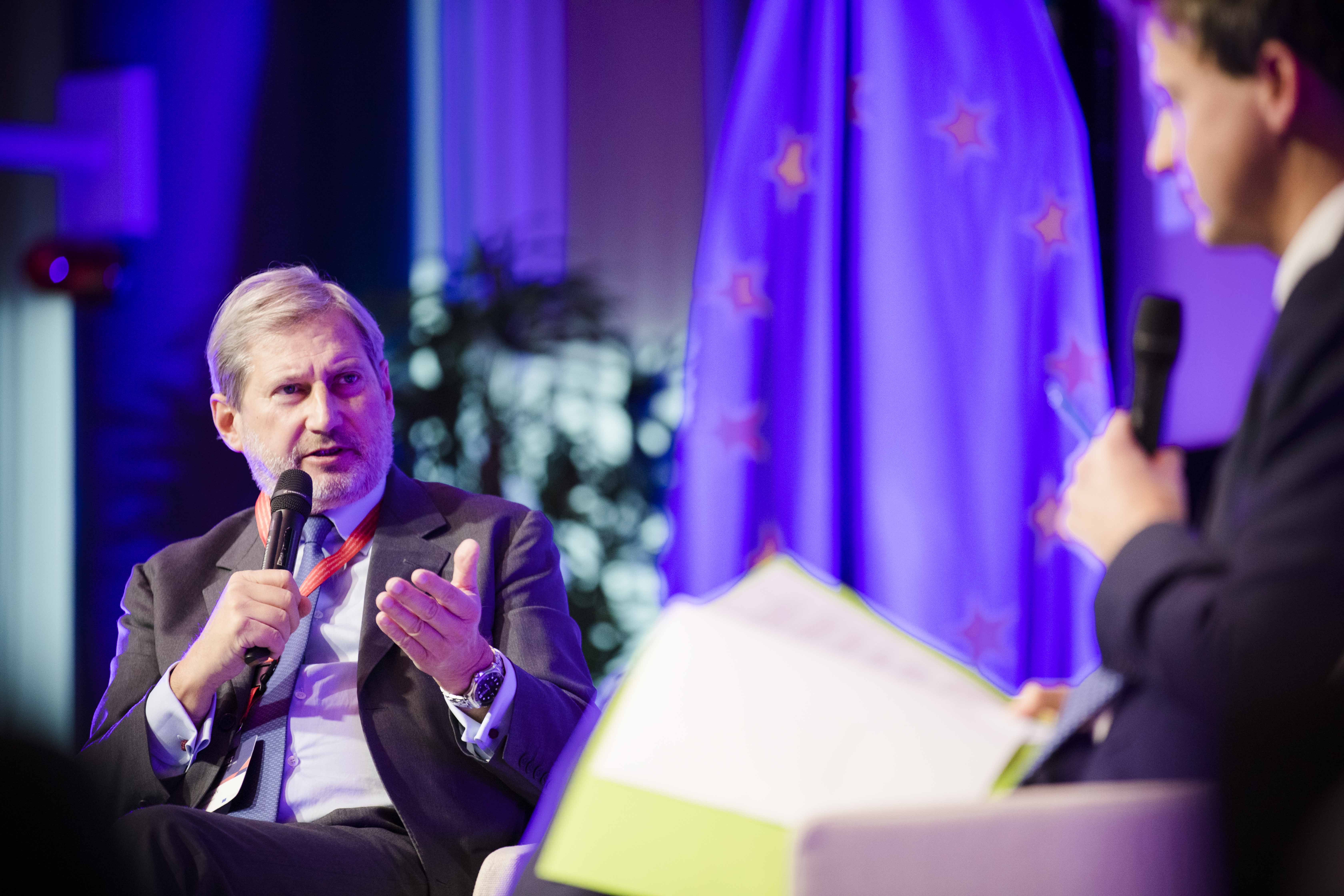 – Johannes Hahn, Commissioner for Budget and Administration, speaking, 3rd panel