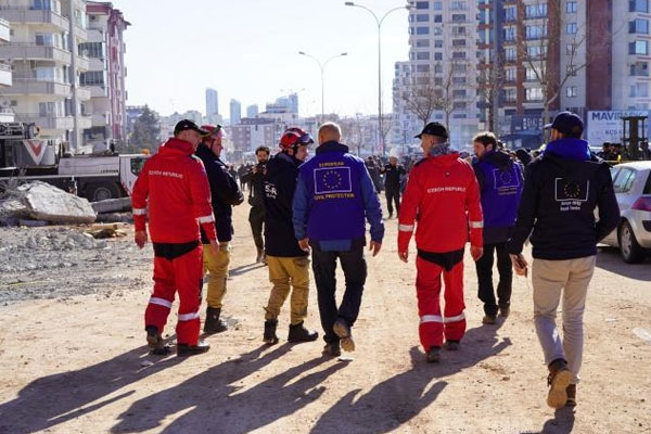 Emergency Response Coordination Centre workers