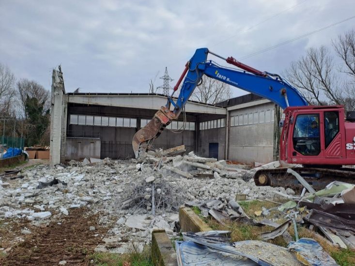 Requalification and regeneration of the “Gianni Falchi” sport citadel