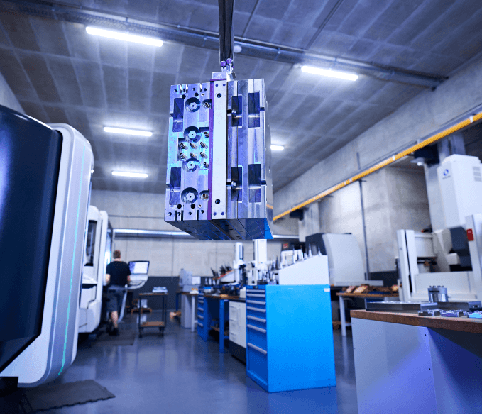 Production of 2K direct injection moulded products at the company Gumarstvo Šrajner