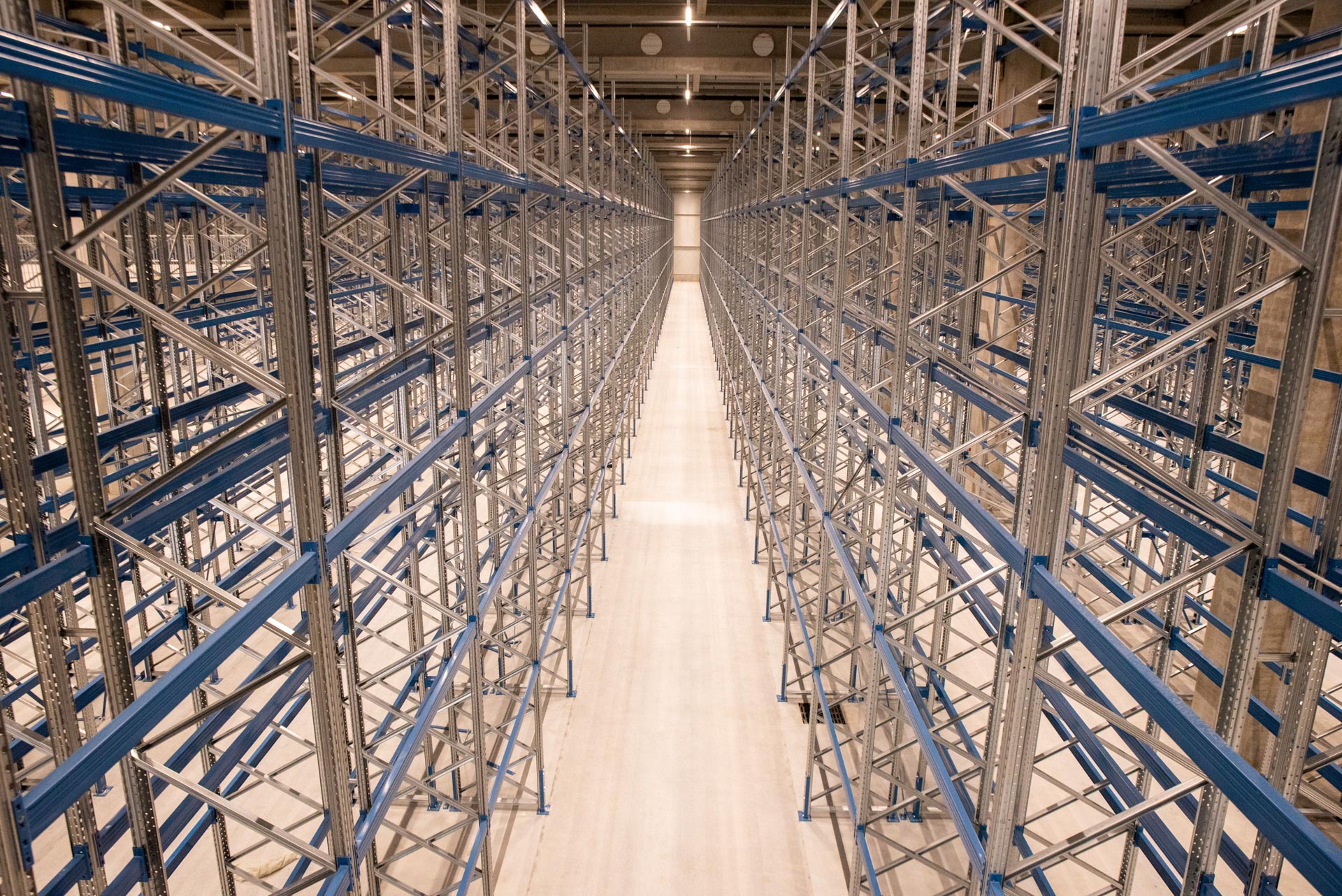 A modern production line for storage racking - Support for decarbonisation, productivity, and competitiveness of companies