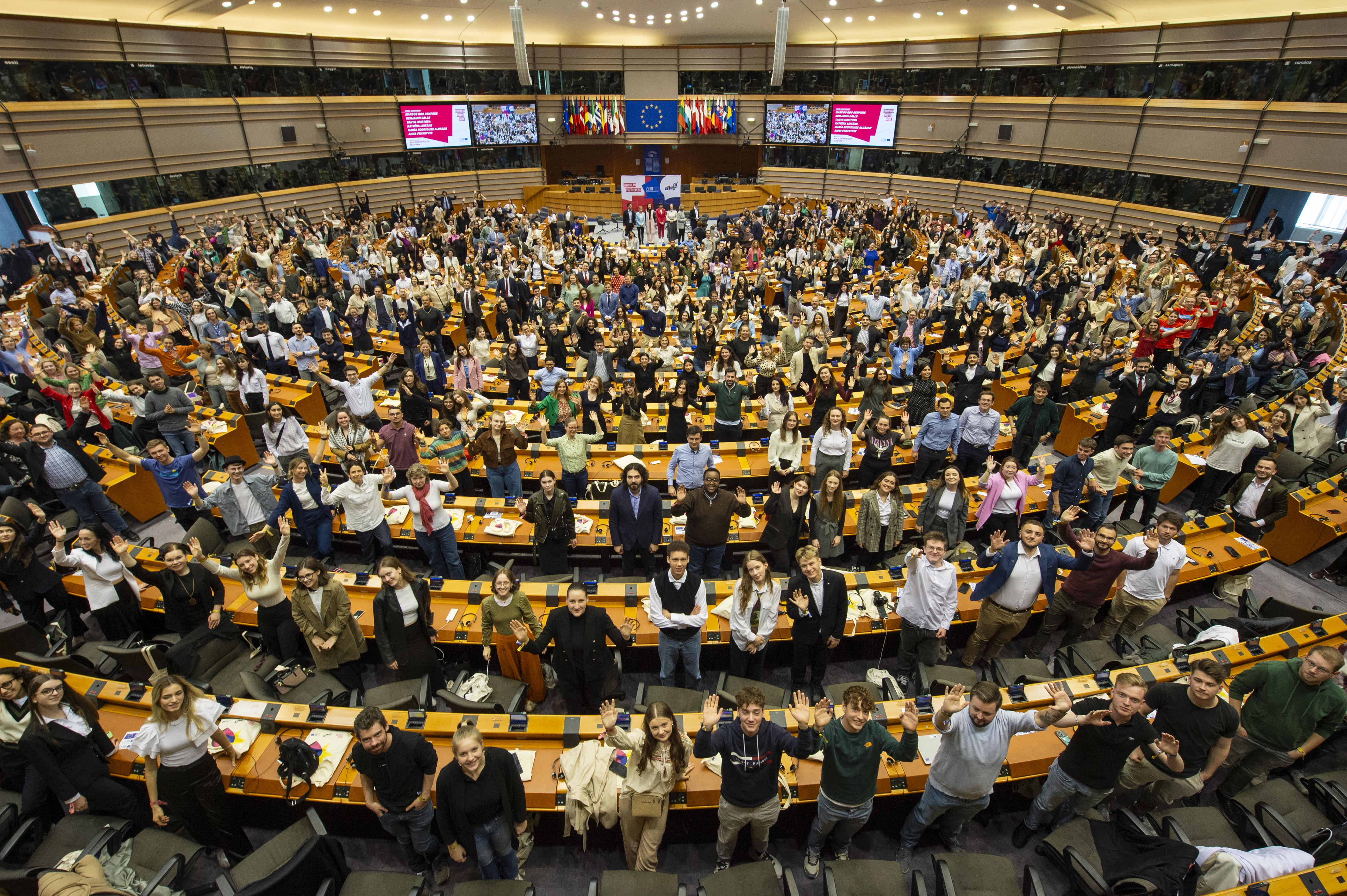 Solidarity and fairness in focus at European Youth Week