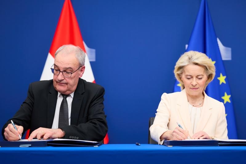 The EU and Switzerland sign agreements to deepen and expand their relationship