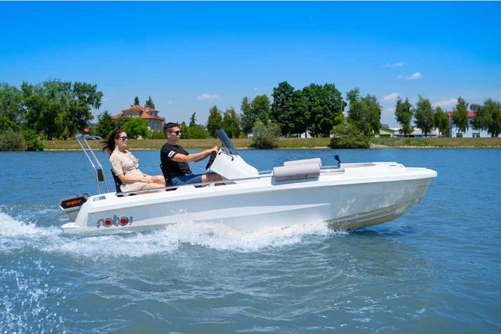 Development of an electric catamaran (e-CAT) 1