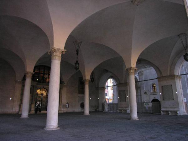 Restoration of Salone Vanvitelliano in Palazzo Loggia 
