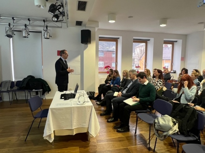 Strengthening the digital skills of civil servants 