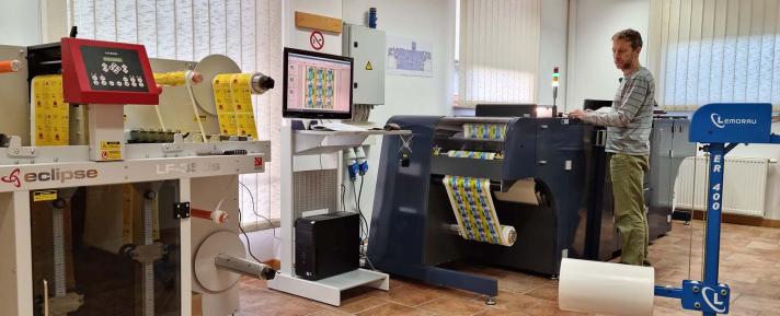Setting-up of a new digital printing line for the production of personalized labels from a roll to a roll - Medium Žirovnica