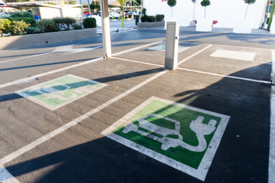 MOVES - Electric Car Charging Stations on Parking Lots