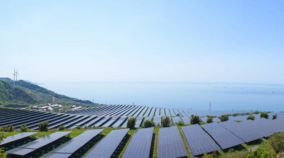 Panneaux solaires et Éoliennes