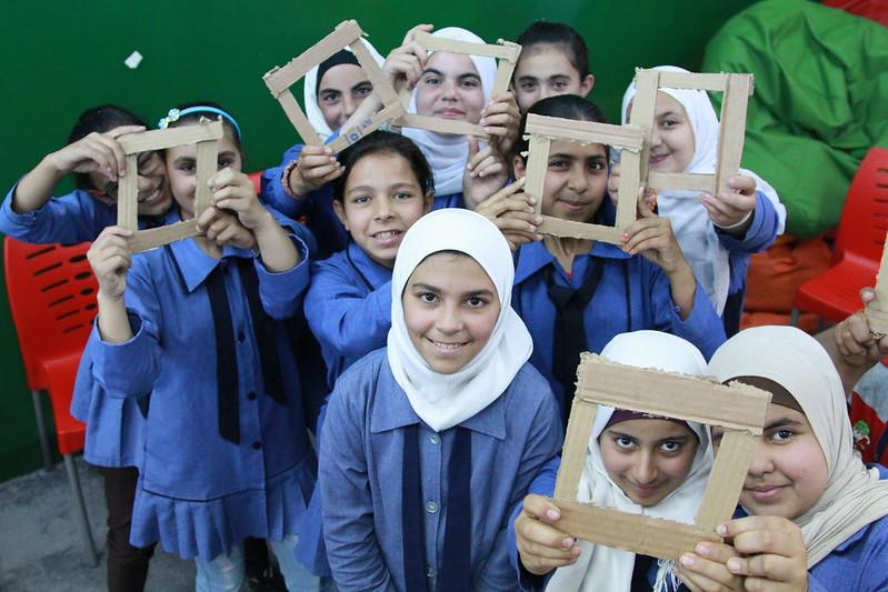 Young girls from the Kufr Yoba Primary School for Girls in Irbid, practicing the principles of framing (copyright: EU MedBridge)