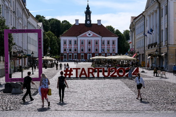 The "#Tartu2024" sign stands on the town hall square of the university city.