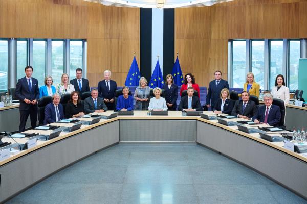 Photo of the 2500th Weekly College meeting of the European Commission